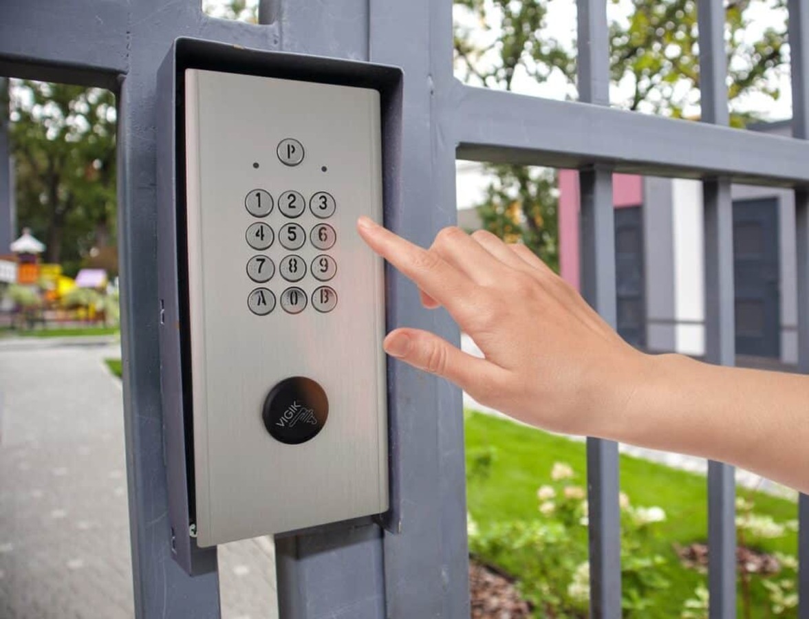 Interphone vidéo Pyrénées Automatismes Béarn Landes Pays Basque Intratone Aiphone