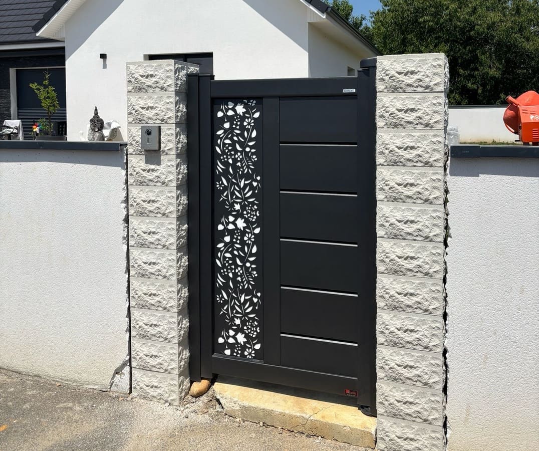 Portillon pour particulier design et moderne avec insertion laser